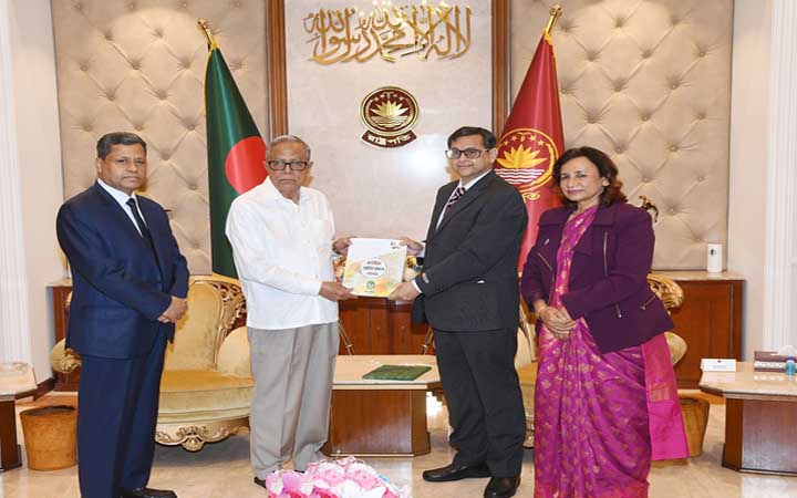 তথ্য অধিকার বাস্তবায়নে সংশ্লিষ্ট কর্তৃপক্ষকে আরো তৎপর হওয়ার নির্দেশ রাষ্ট্রপতির